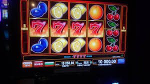 Sports and casino-style content presentation within 7j770 homepage